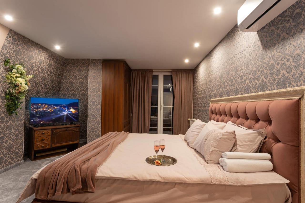 Luxury Private House In City Center ヴェリコ・タルノヴォ エクステリア 写真