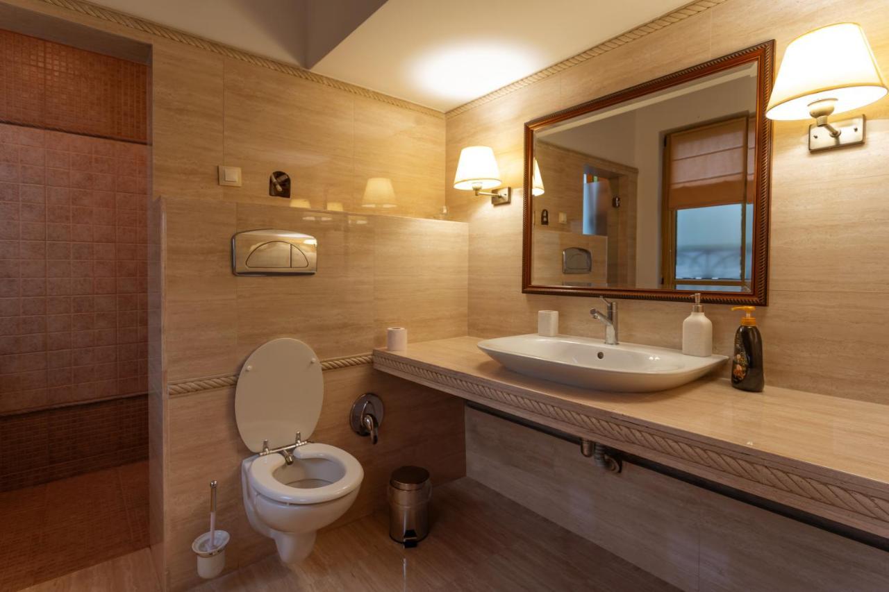 Luxury Private House In City Center ヴェリコ・タルノヴォ エクステリア 写真