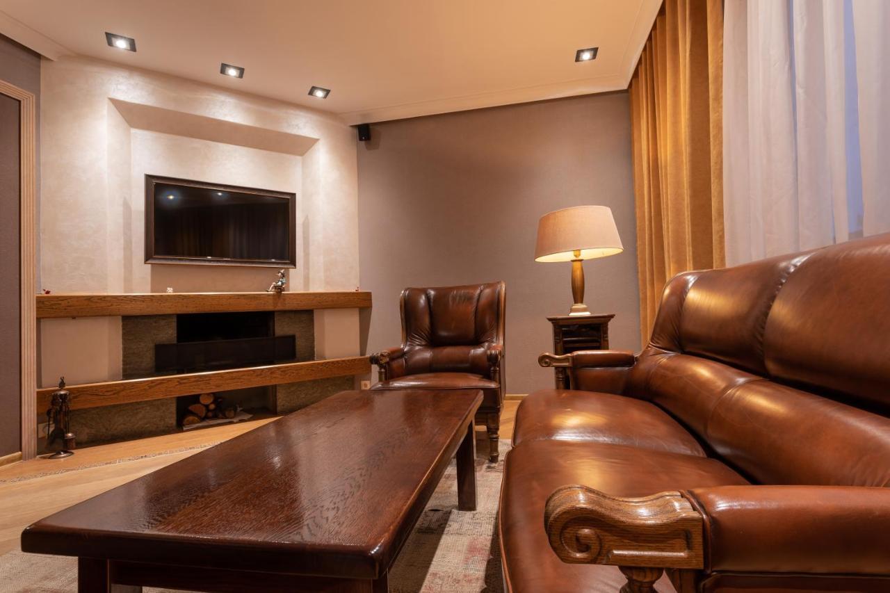 Luxury Private House In City Center ヴェリコ・タルノヴォ エクステリア 写真